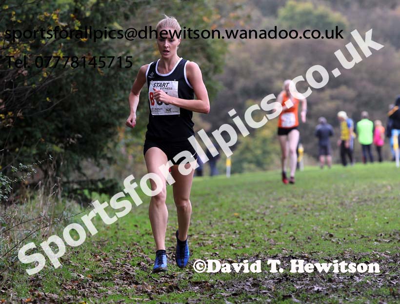Samantha Johnson moved Rotherham  Harriers in to 2nd place on the 2nd leg of the senior womens Northern Cross Country Relays. Photo: David T. Hewitson/Sports for All Pics